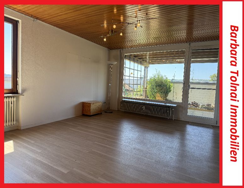 Großzügige 3,5-Zimmer- Wohnung mit Gartenanteil und großer Terrasse 